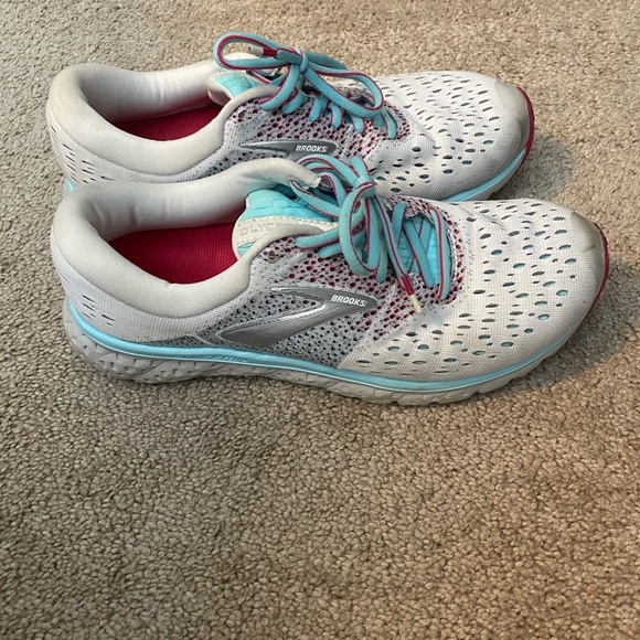 brooks glycerin size 10